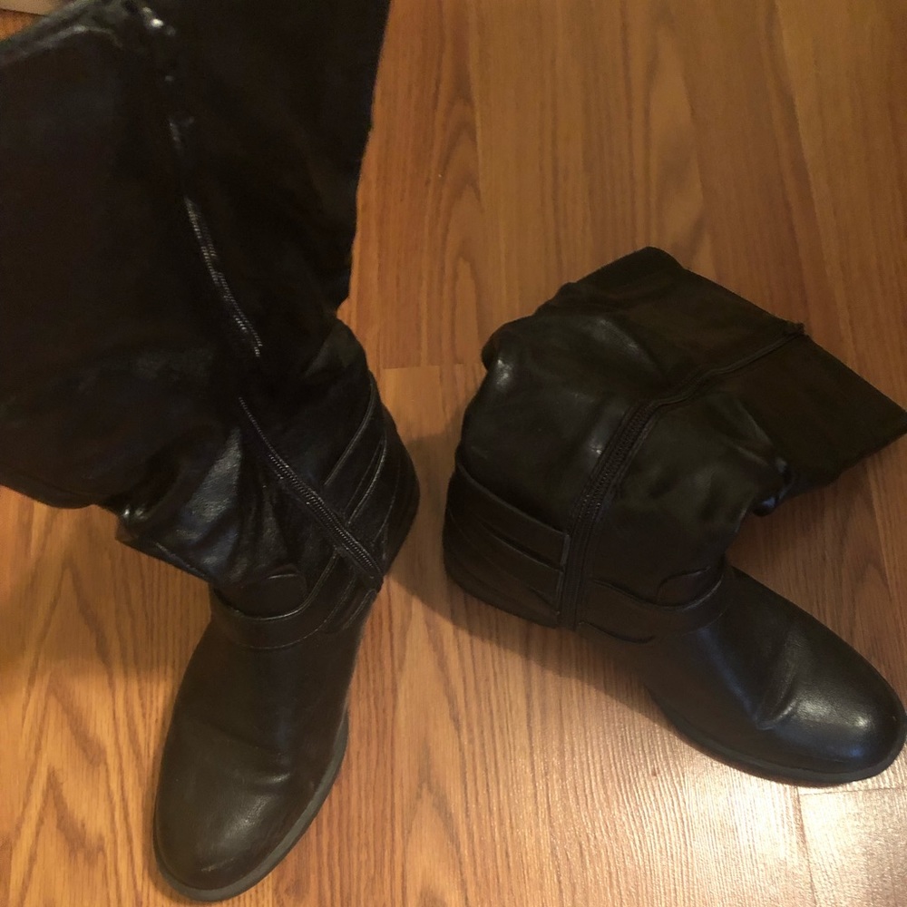 Black riding boots. NWT never worn size 7.5